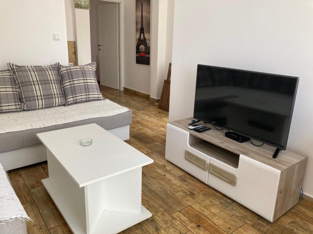 Demiri Rr Appartement *